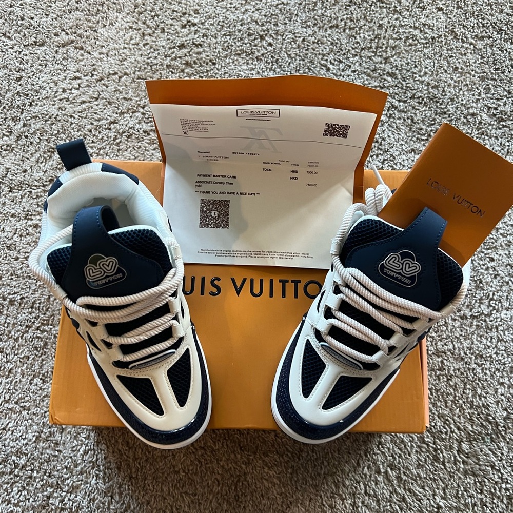 *BRAND NEW* Louis Vuitton Blue Skate Sneaker(received as a 🎁 are too small)